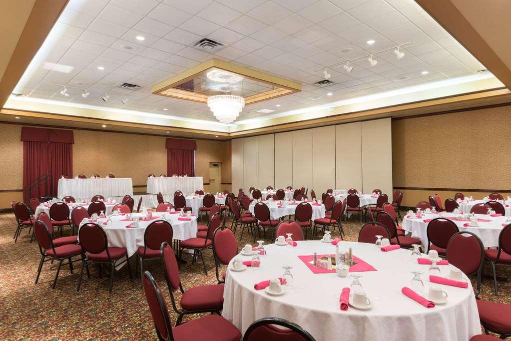 Ramada By Wyndham Topeka Downtown Hotel & Convention Center Einrichtungen foto